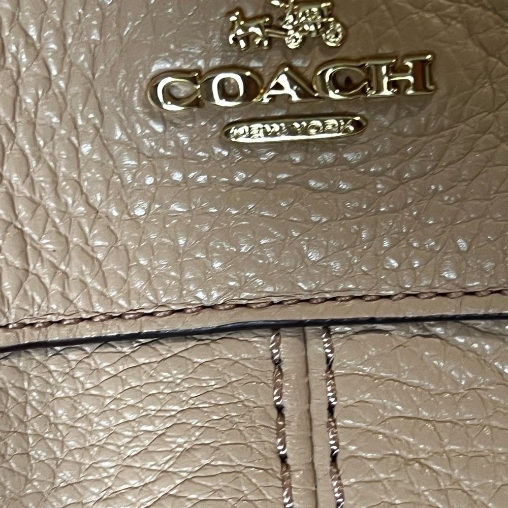 Coach Tan and Gold Shoulder Bag with Signature Design - Picture 8 of 16